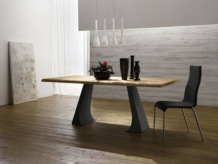 Skip, tavolo con il piano in legno e le gambe in metallo, di stile contemporaneo