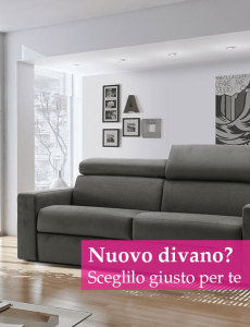 divano grigio in un soggiorno moderno