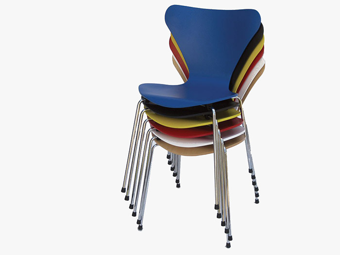 Jacobsen, sedia di design d'autore disegnata da Arne Jacobsen