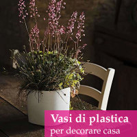 vaso di plastica con fiori