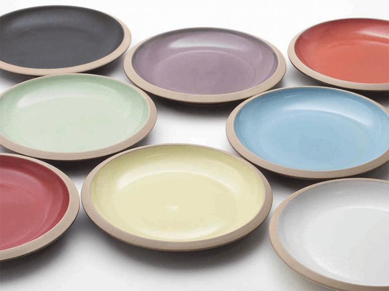 piatti in ceramica colorati
