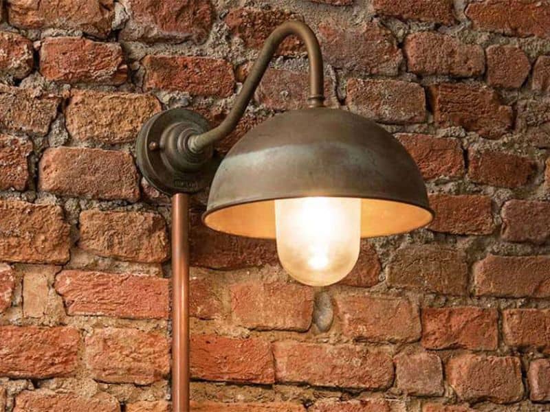 lampada da parete vintage