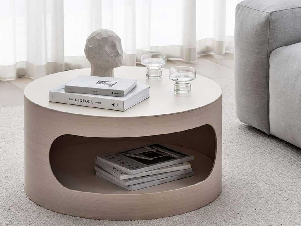 Tavolino rotondo basso legno curvato