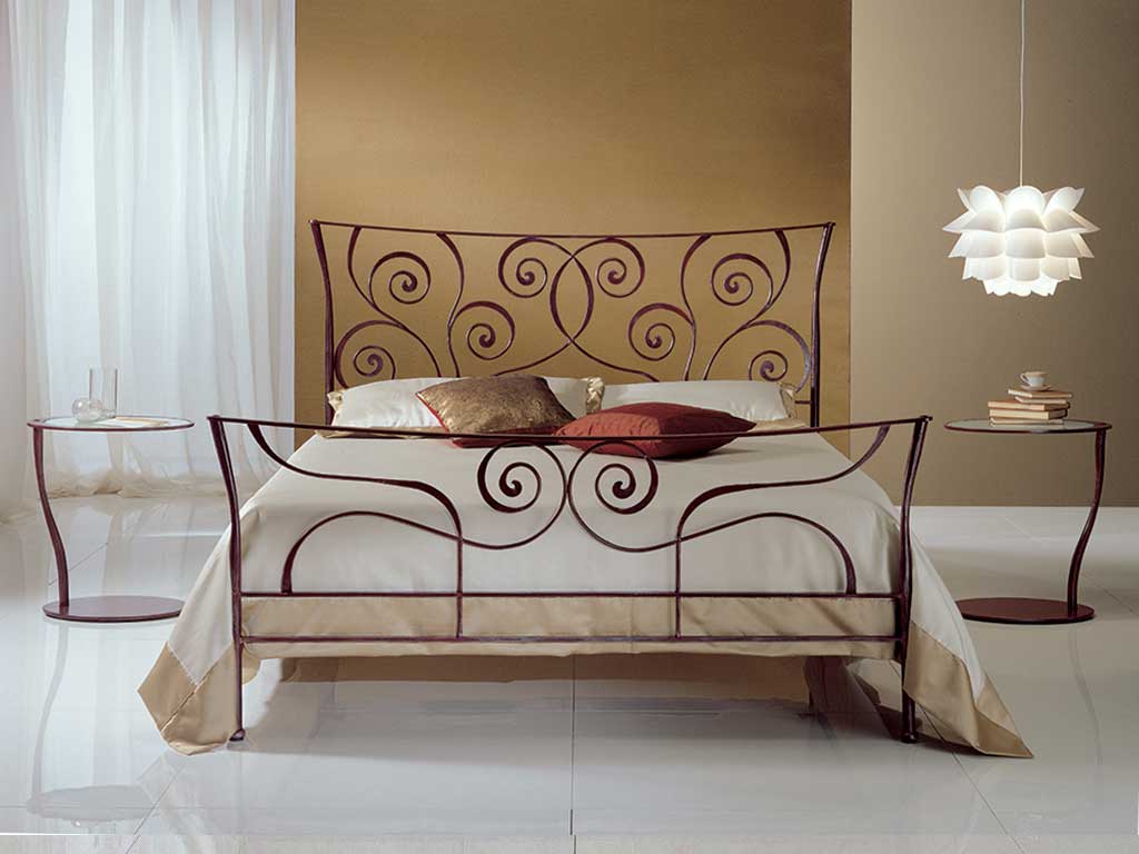  Letto in ferro battuto